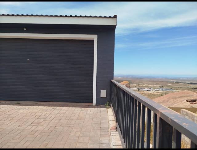 2 BEDROOM HOUSE FOR SALE IN BAYVIEW